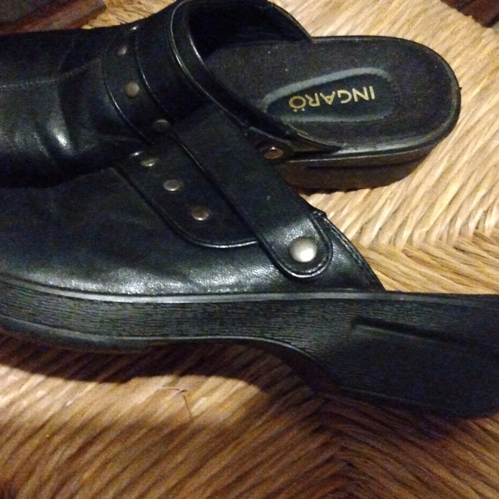 Shoes - Picture 2 of 7